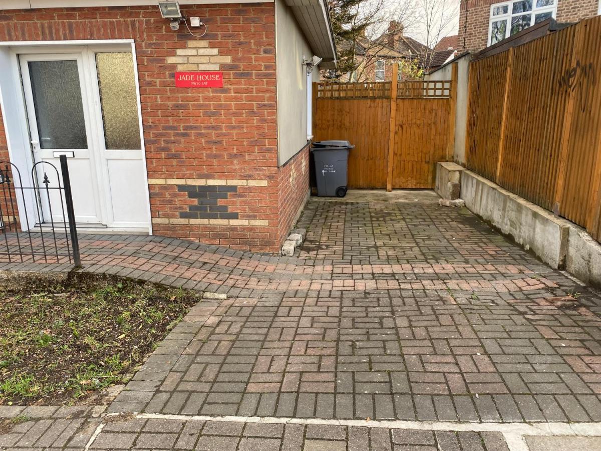 Private House With Free Park For Group Near Wembley Station Londres Exterior foto